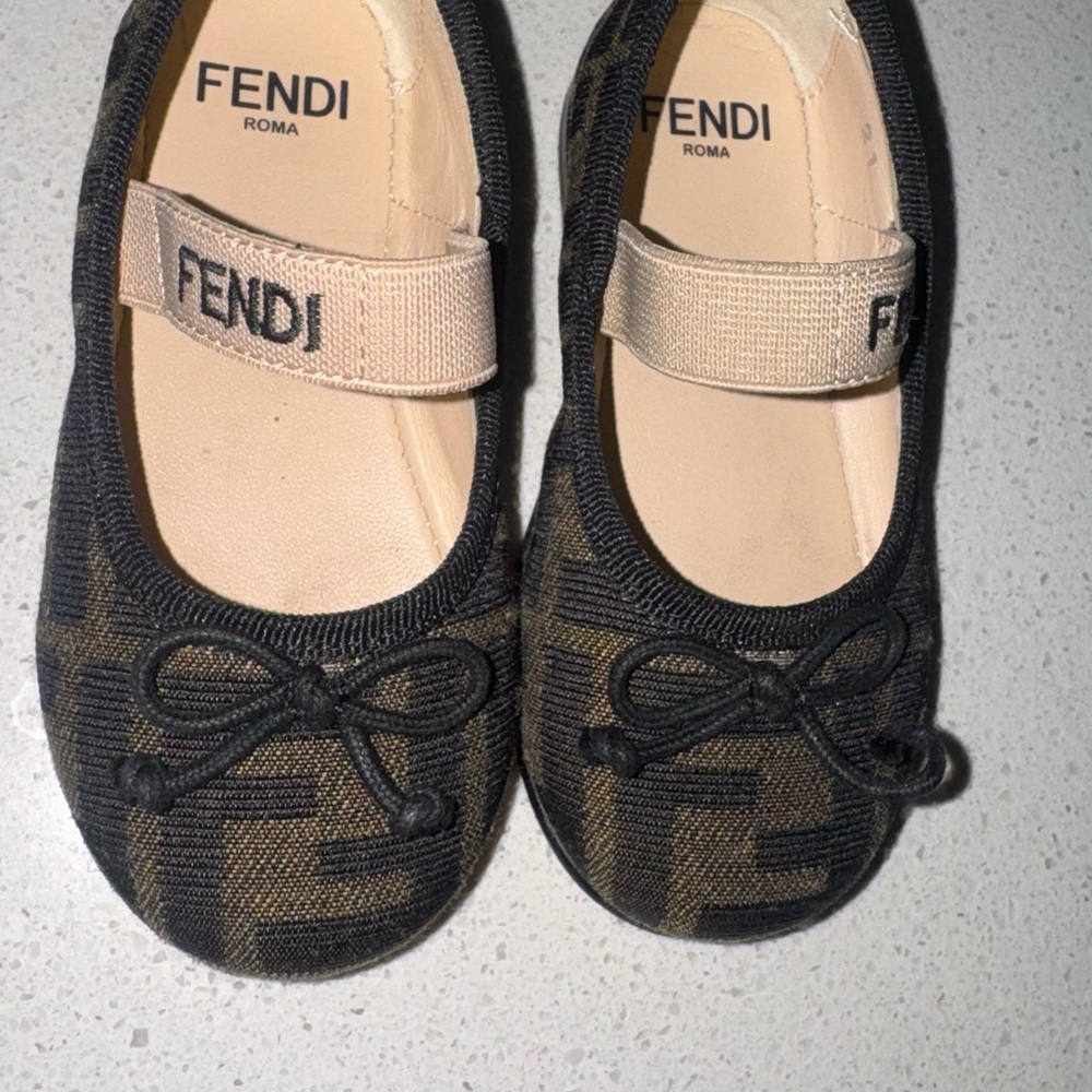 Fendi Kids Black and Tan Dress Shoes